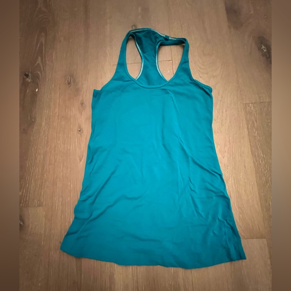 Lululemon Women’s Tank size 8 - Picture 2 of 2